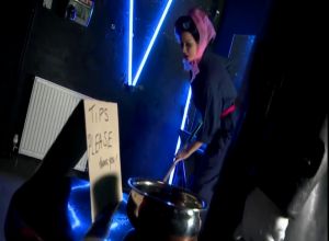 Секс с американкой с бигудями на голове